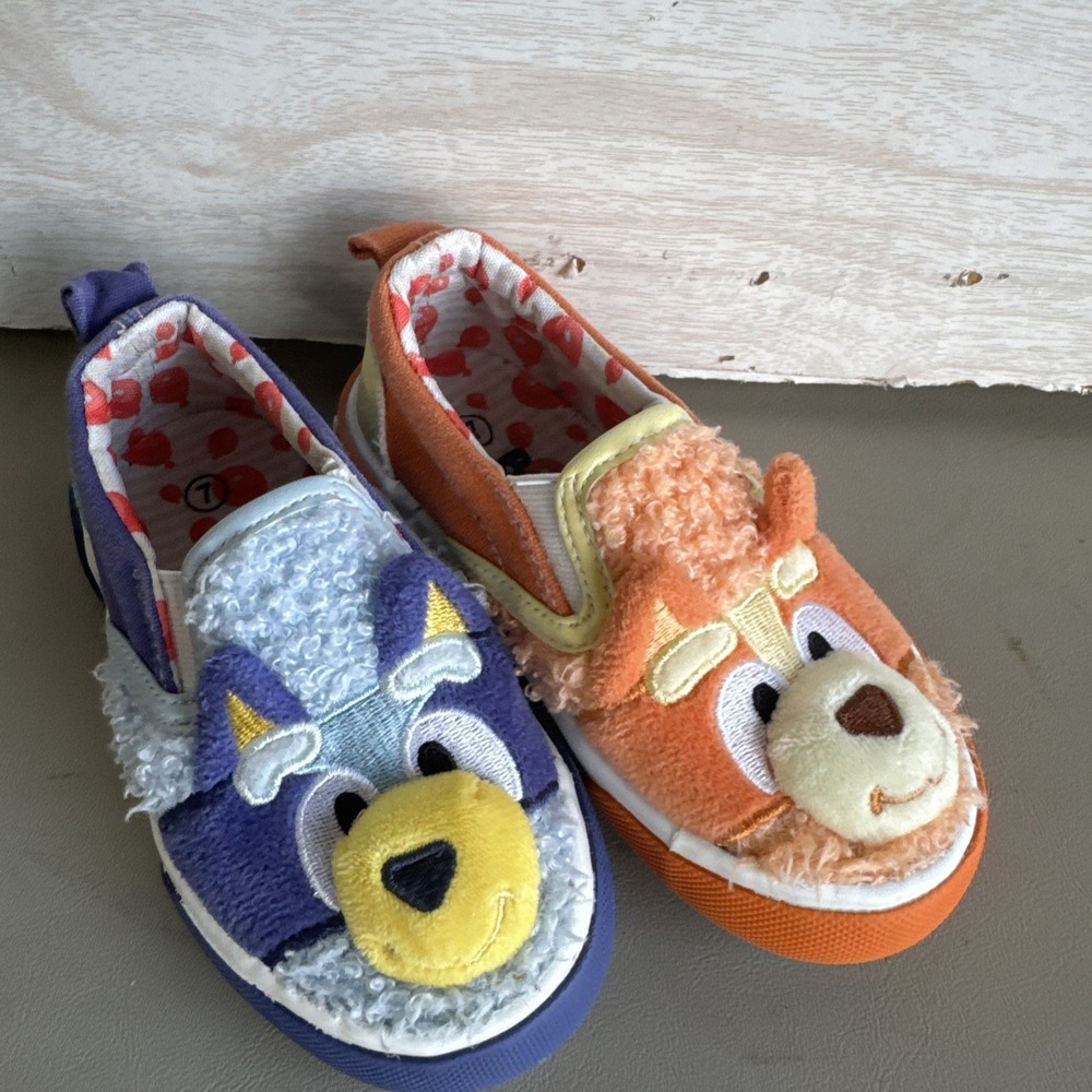 Bluey Toddler Kids Fleece Slip-On Sneakers Faux Sherpa Sz 7